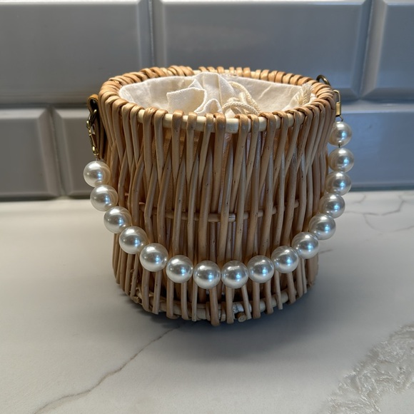 Basket Purse with Pearl Handle - Picture 2 of 9
